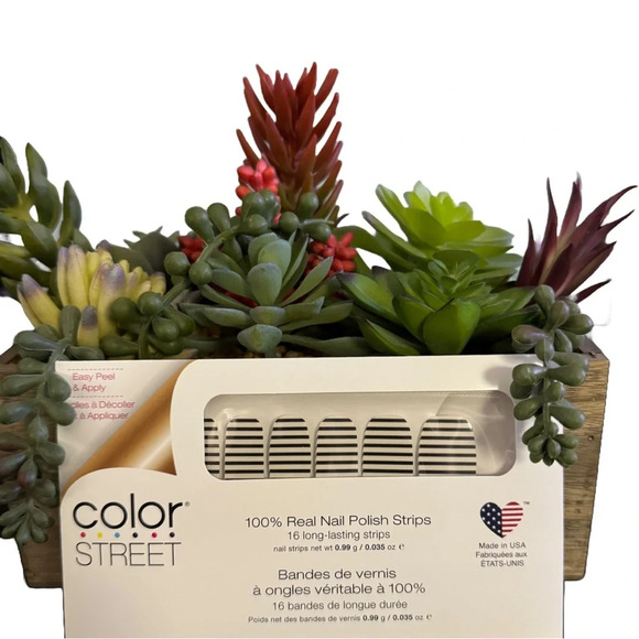 New Color Street Nail Polish Strips • Between the Lines Overlay - Picture 1 of 2